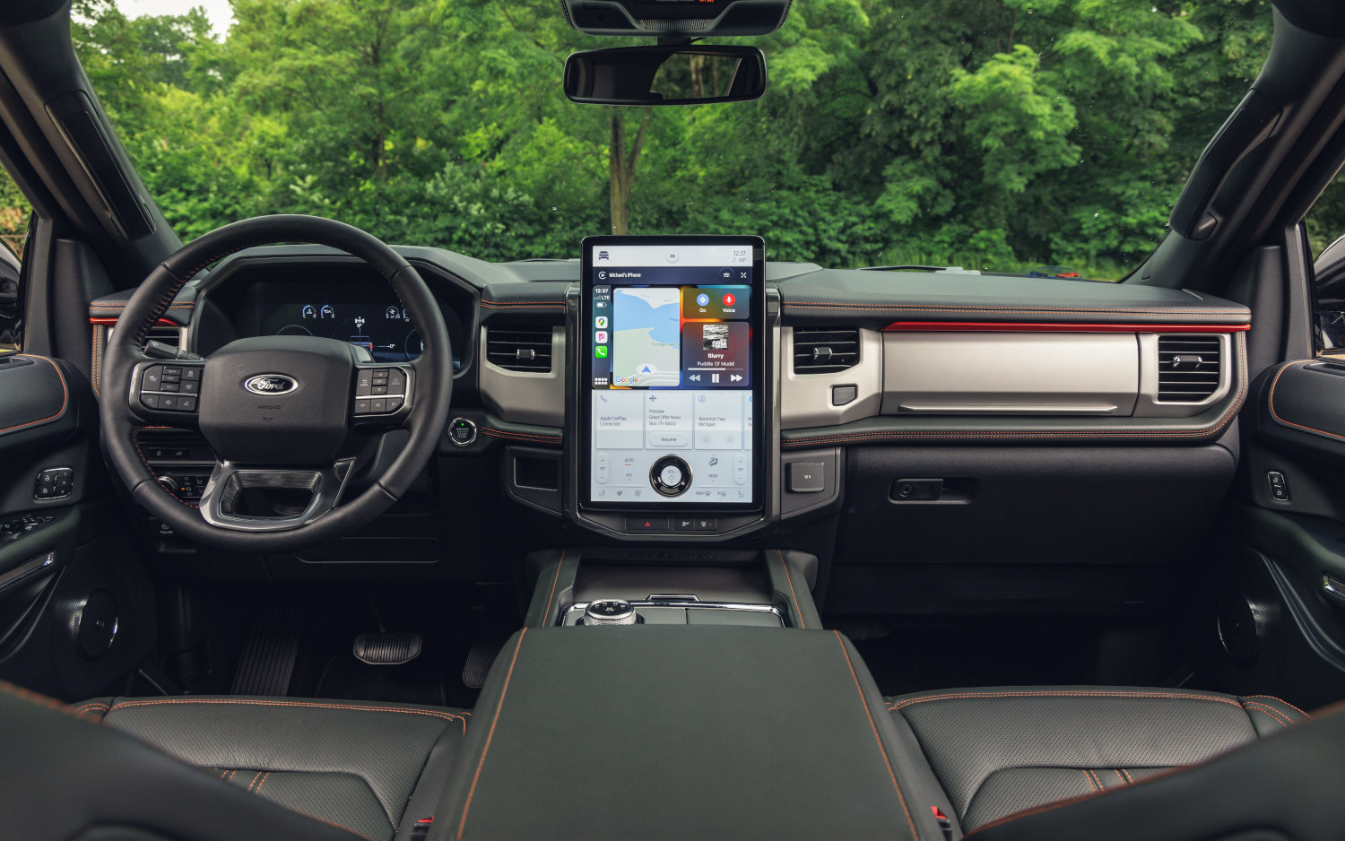 Comparison Ford Expedition Timberline 2022 vs Porsche Macan T